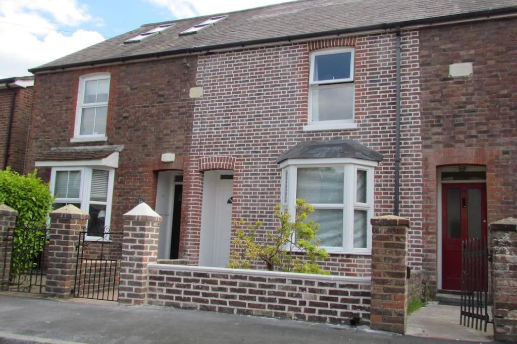 Welcoming Cottage In Chichester Near City Centre Exterior foto